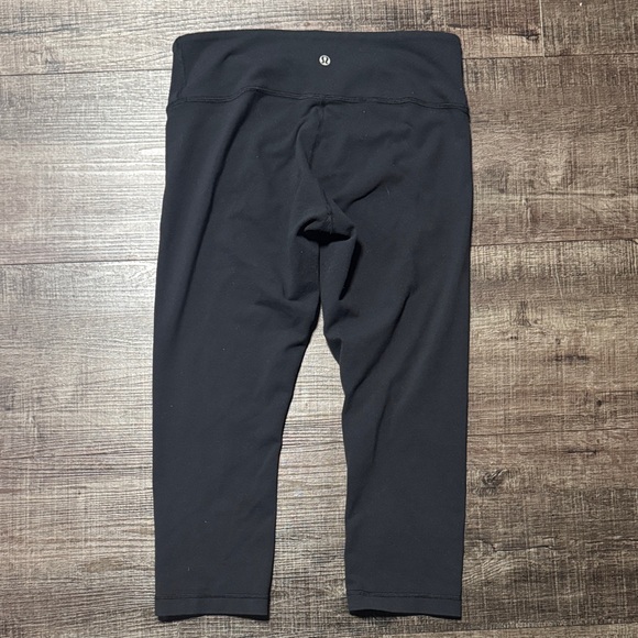 Lululemon Athletica Black Cropped Leggings - Picture 5 of 5